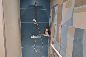 Pose douche et carrelages muraux